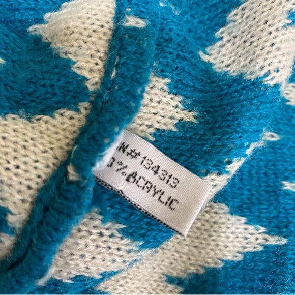 Jeongsook Oh Chevron Beige and Teal Soft Warm Infinity Snood Scarf - Picture 5 of 7